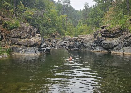 Baden im Fluss nach der Tour
